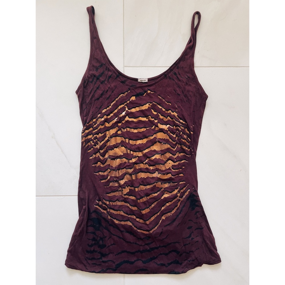 Monrow Maroon and Gold Graphic Tank